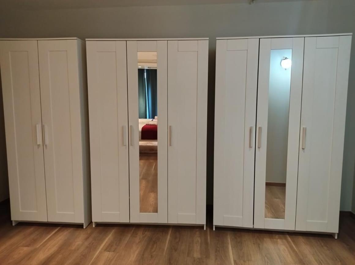 Guest House Service Apartments Púna Kültér fotó